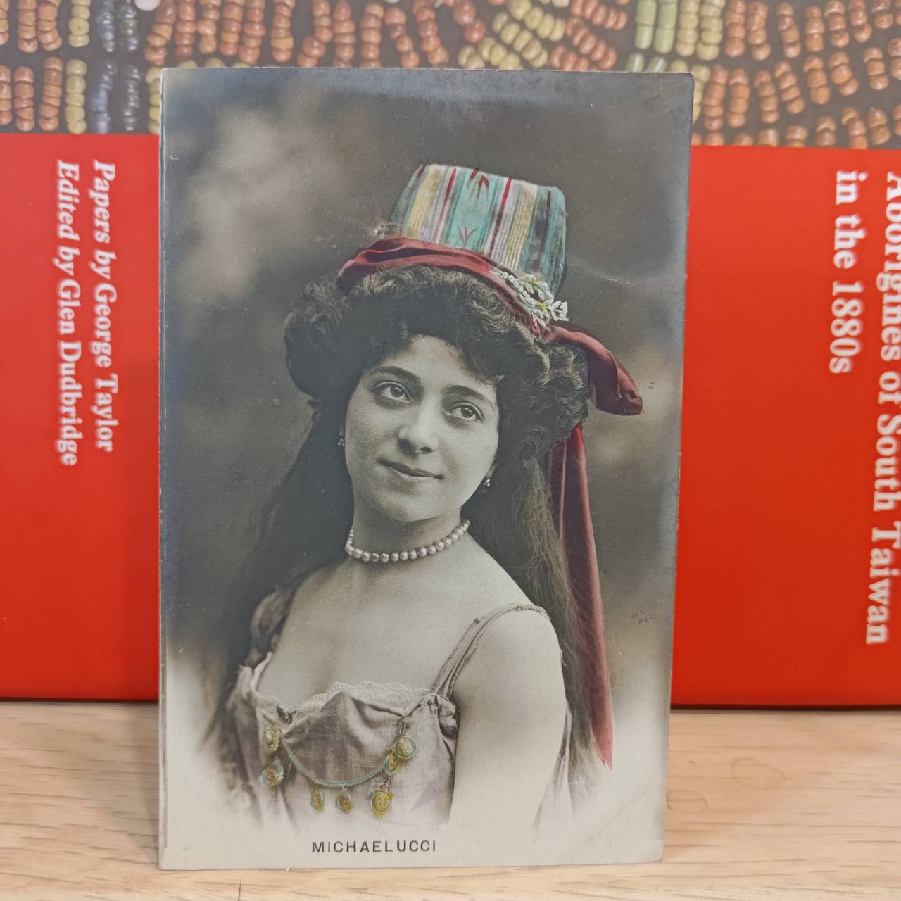 Michaelucci - Casino de Paris Theatre star postcard / Michaelucci - 巴黎賭場劇院女星明信片